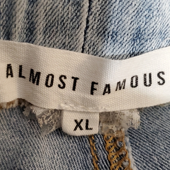 Almost Famous Jeans Size XL Light Blue Elastic Waist w/ Drawstring - Picture 3 of 3